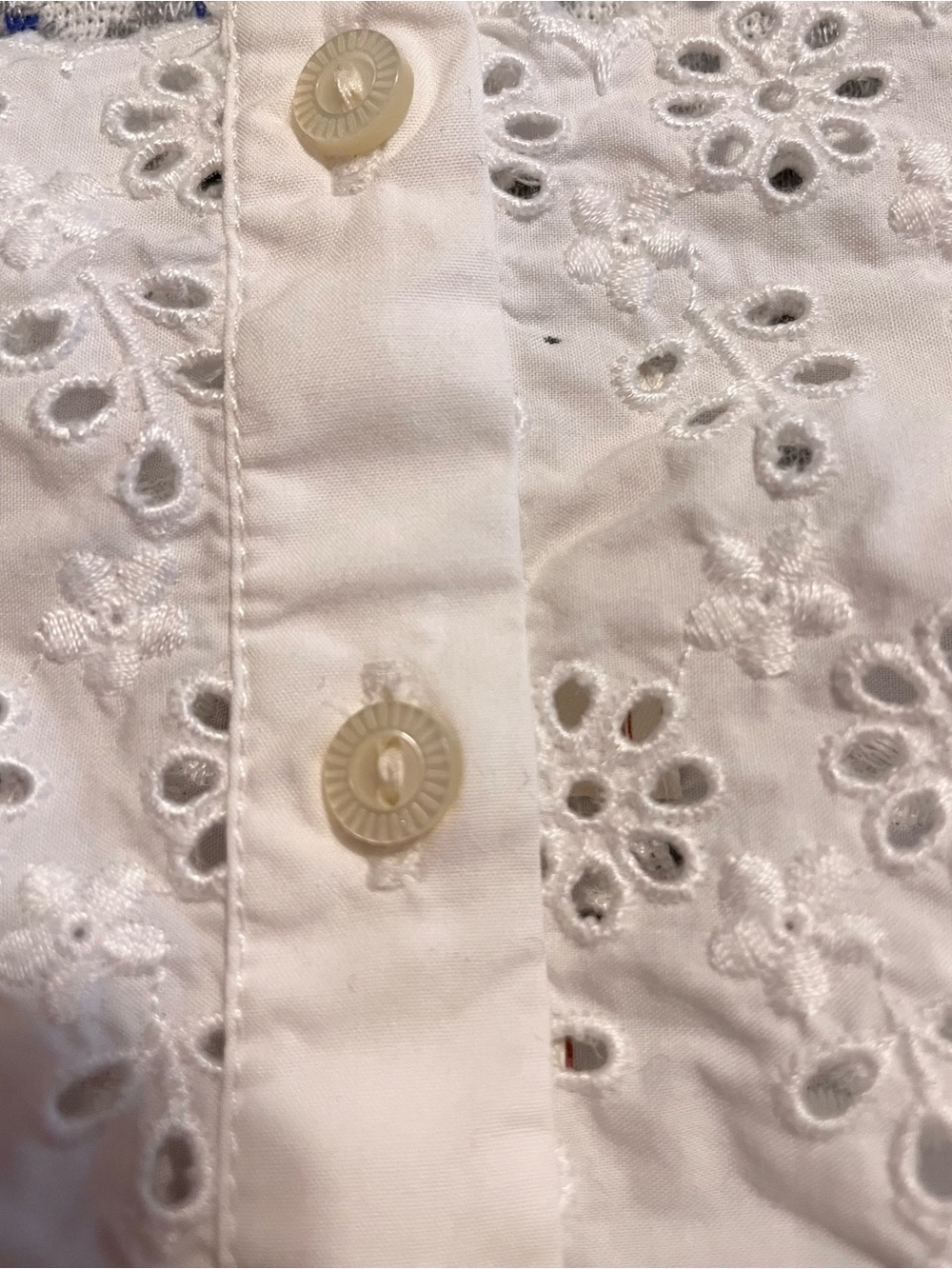 Gap x DÔEN Eyelet Crop Top - Picture 7 of 8